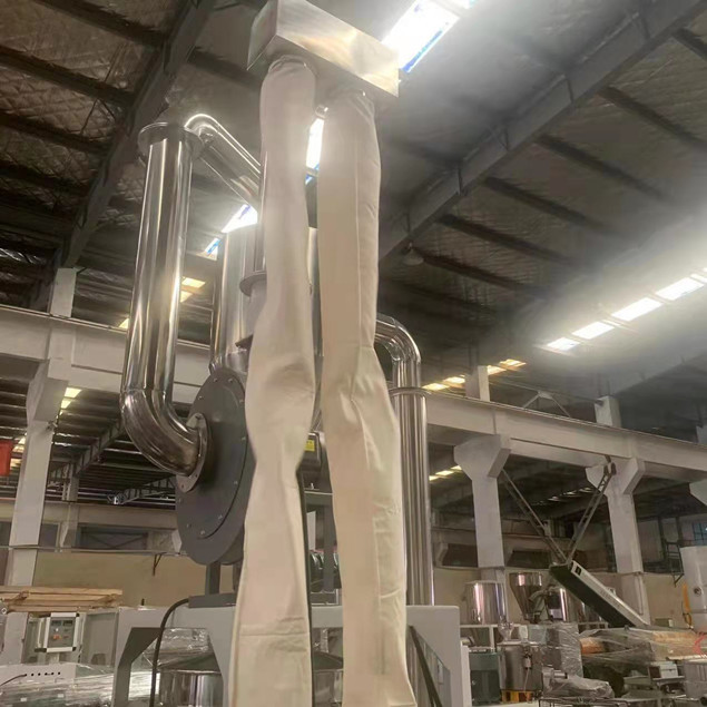 PVC PP PE Grinding Plastic Mill Pulverizer 1000kg/H Dust Leakage Proof
