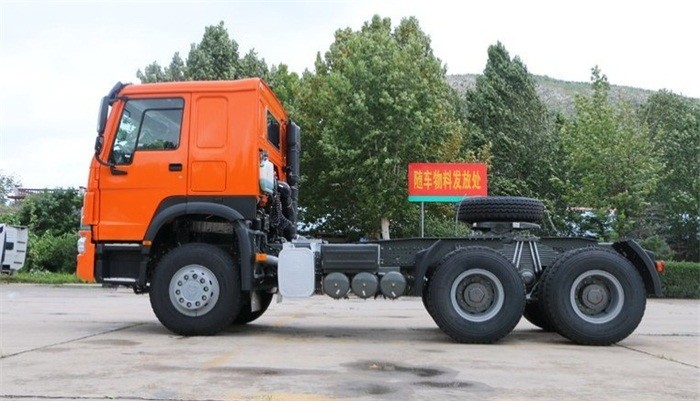 Heavy 10 Wheeler Sinotruck Howo 371 6x4 Tractor Truck