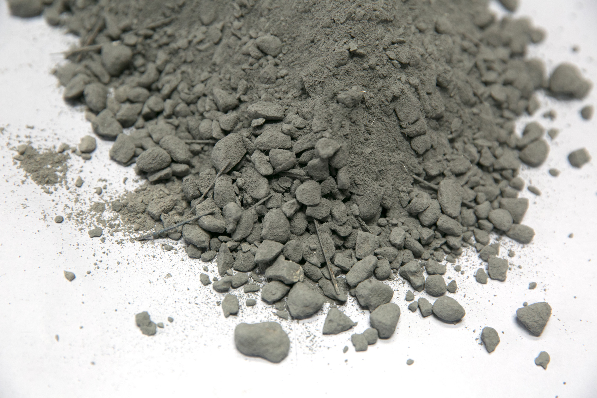 Permanent Layer Monolithic Insulating Castable Refractory Cement Thermal Shock Stability