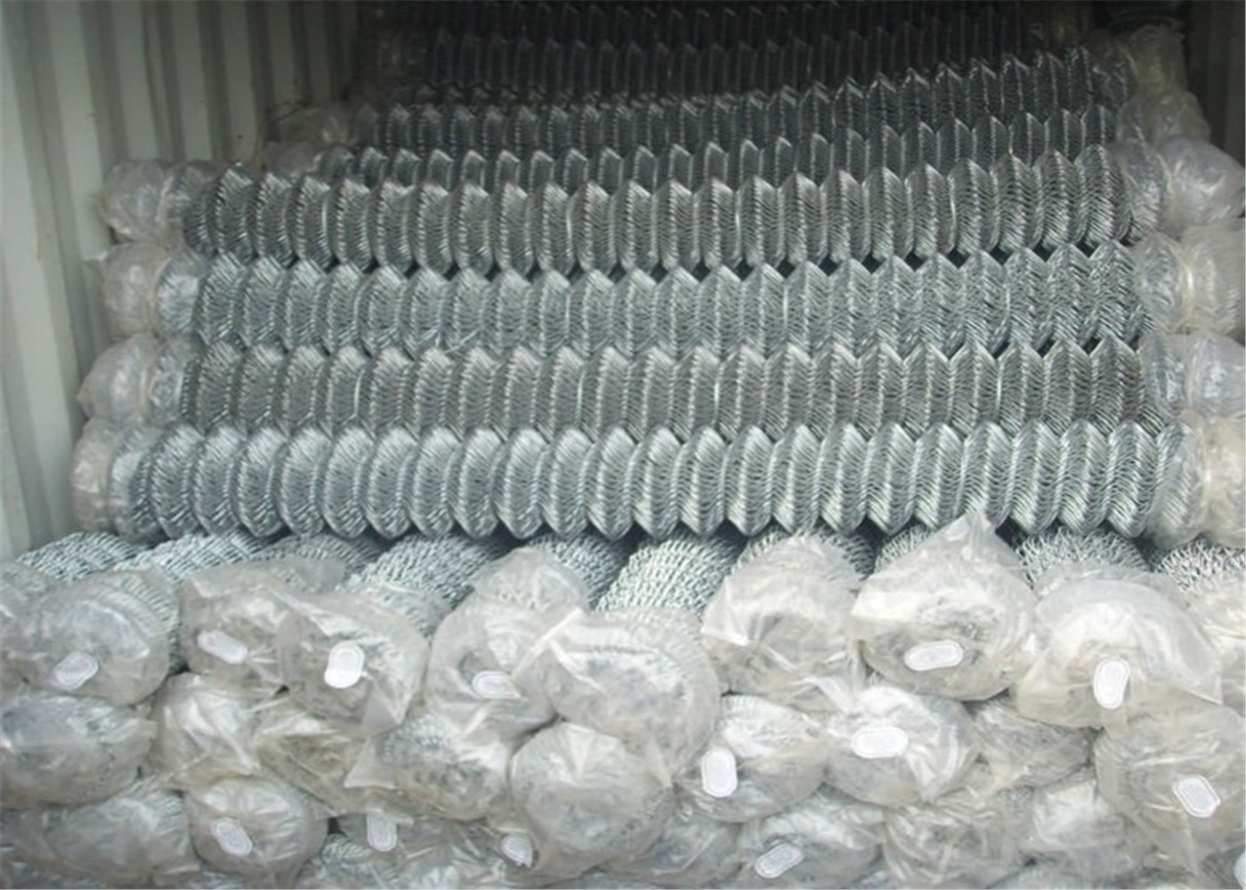 3/8"X3/8" high security 11GA/2.95mm diameter chain link mesh fabric hot dipped galvanized 366gram/sqm 8ft x 50ft
