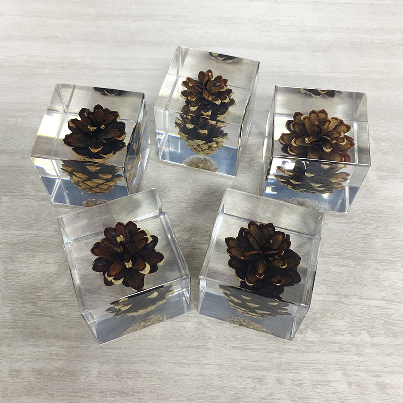 Factory Cheap Paperweights Custom Artwork Craft Clear Acrylic Block Crafts Acrylic Resin Crystal Paper Weight
