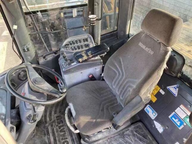 Japanese brand second-hand Komatsu WA500 loader with discounted prices