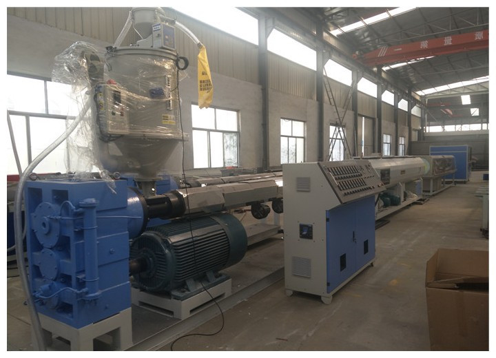 16mm To 63mm PE Plastic Pipe Extrusion Line Three Layer PE Pipe Extrusion Machine