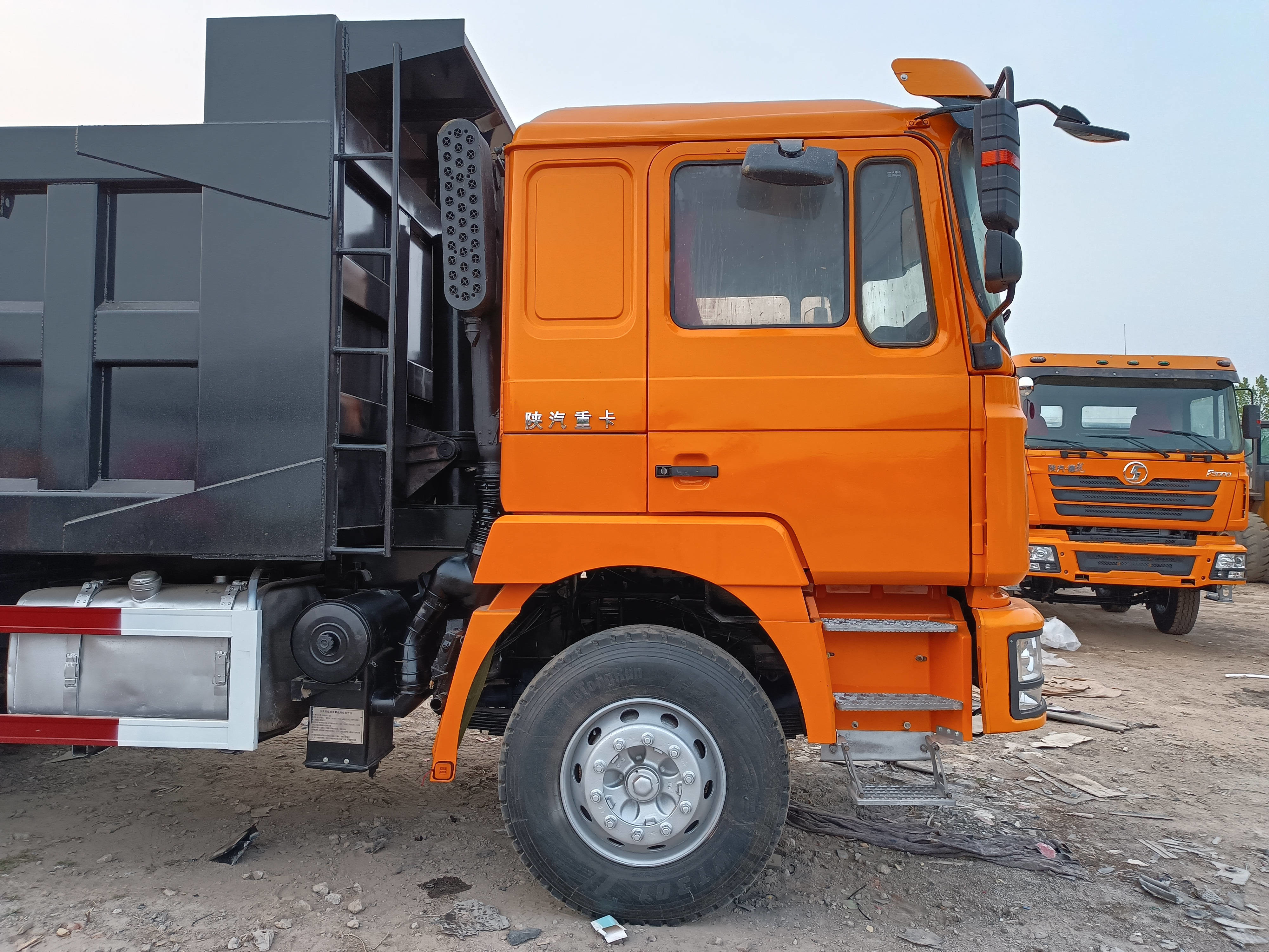 Shacman F3000 Dump Truck 6*4 Used With Refurbishment Weichai 380hp Diesel Flat Roof Cabin