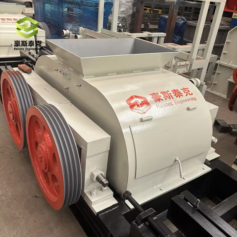 Auto Clay Brick Making Machine Fully Automatic 37*37 Kw Tooth Roller Crusher For Production