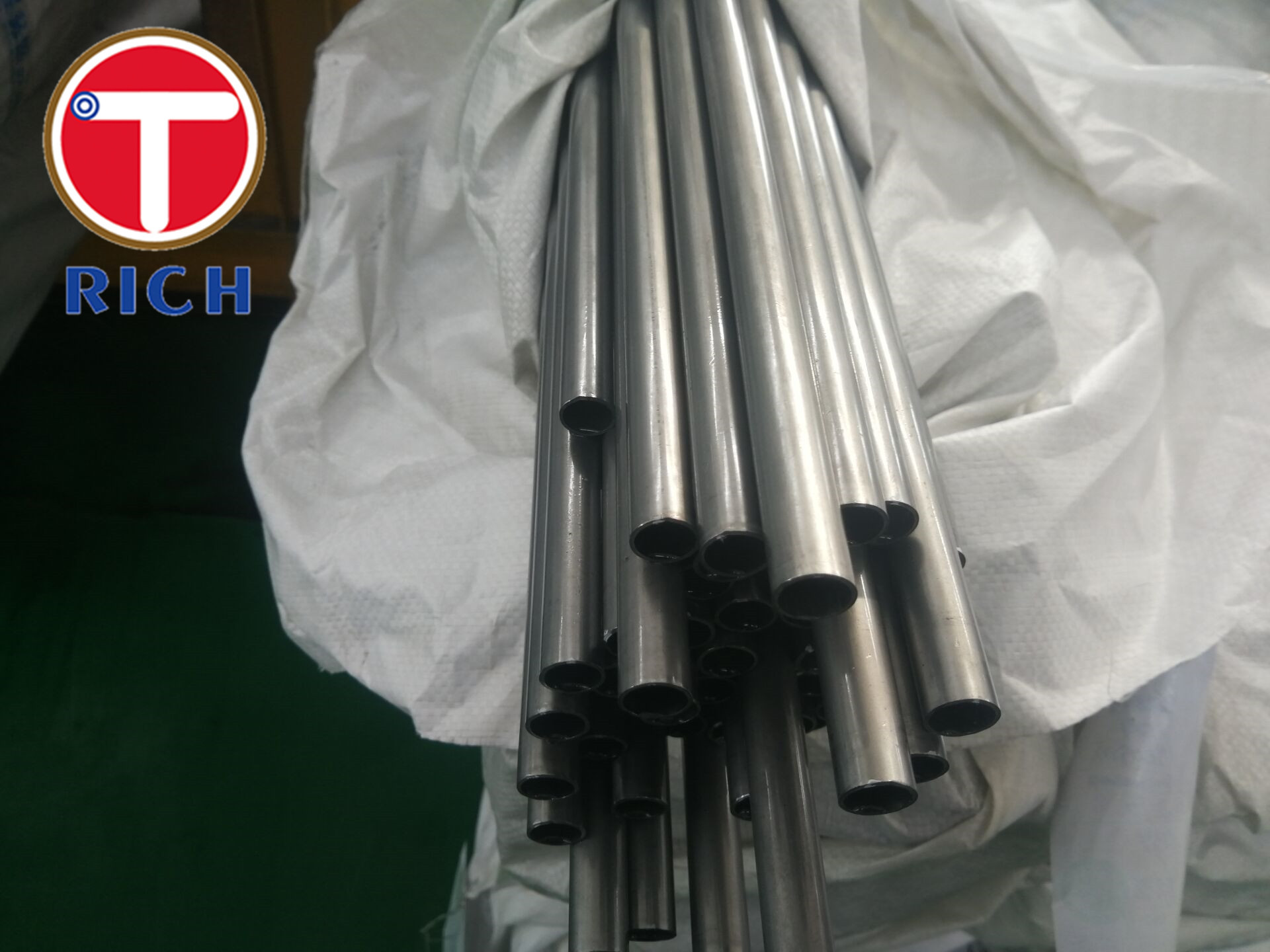 GB/T8713 Hot Rolled Steel Tube Precision Seamless Type For Shock Absorber