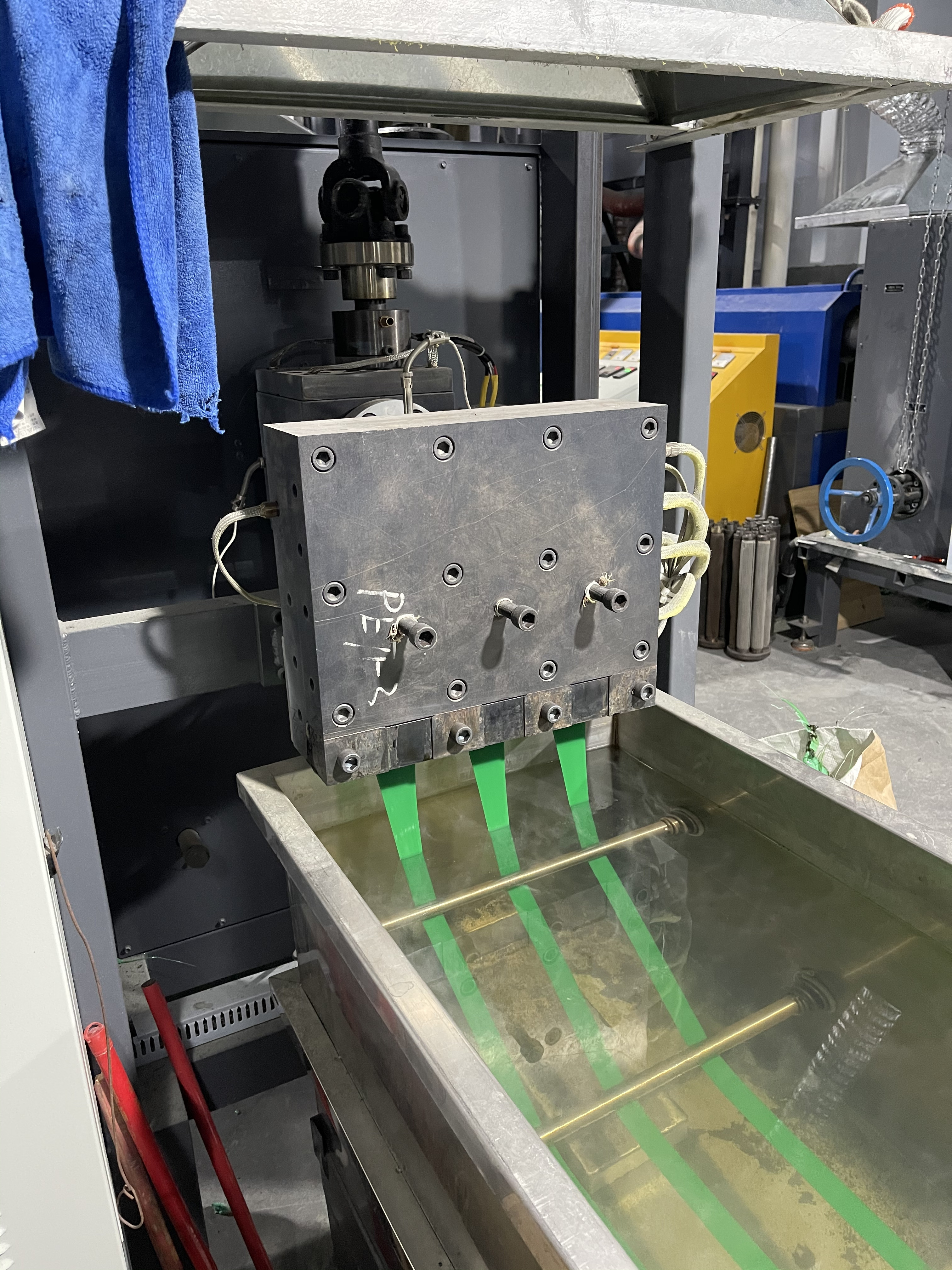 PET Packing Belt/Tape Extruding Machinery for Packing with 100% Recycled Bottle Flakes Fully Automatic Packing Machine