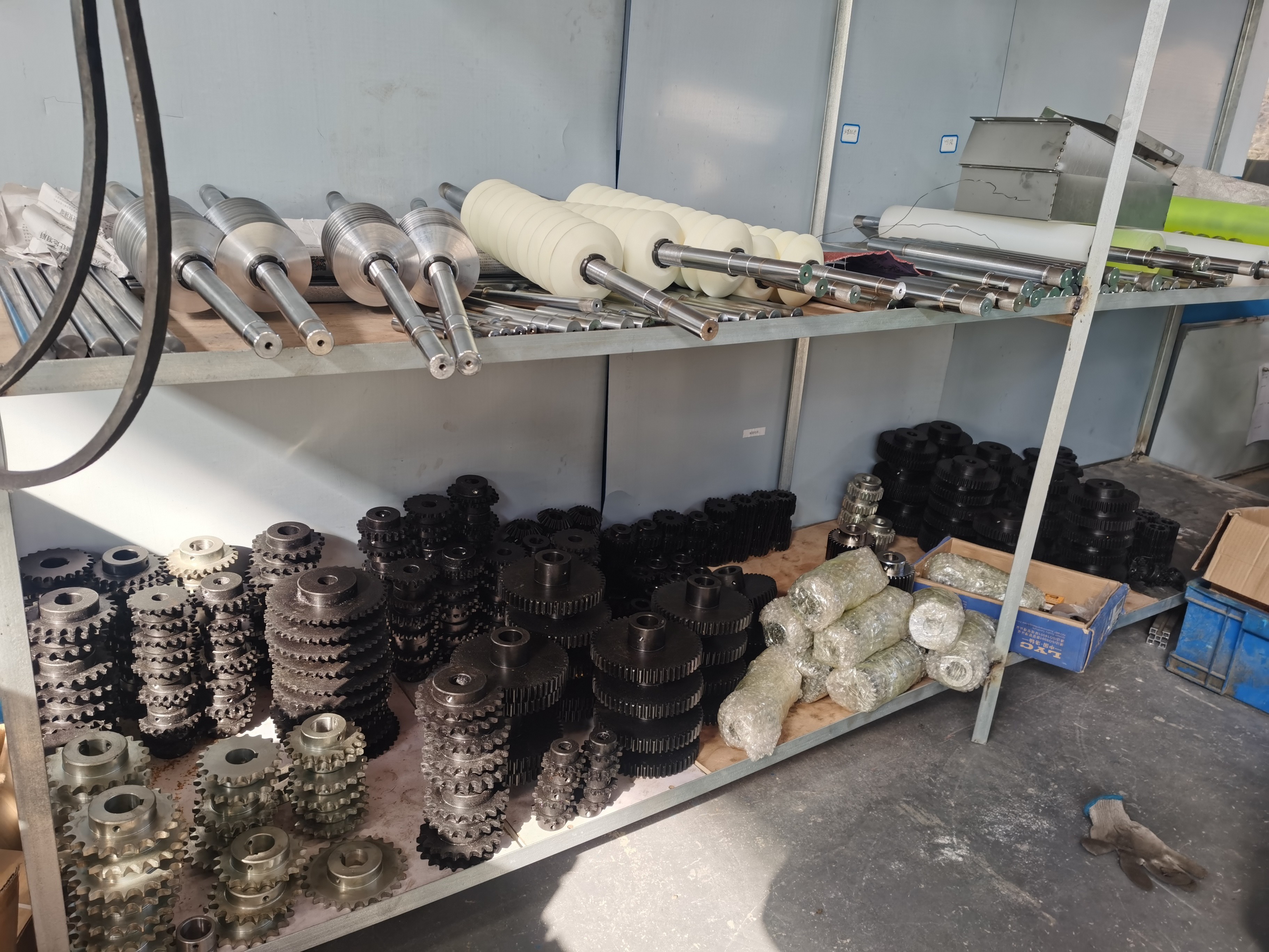 AC220V 1400rpm Plastic Product Manufacturing Machine For Shoe Cover