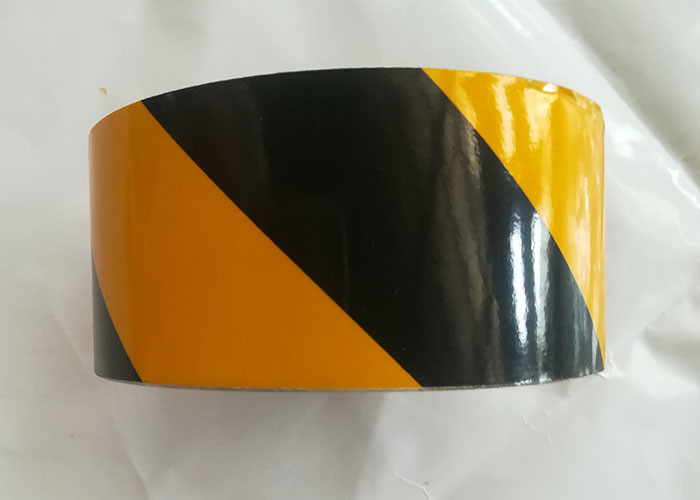 Yellow And Black Reflective Sticker 5cm Or 10cm Width For Traffic Barrier