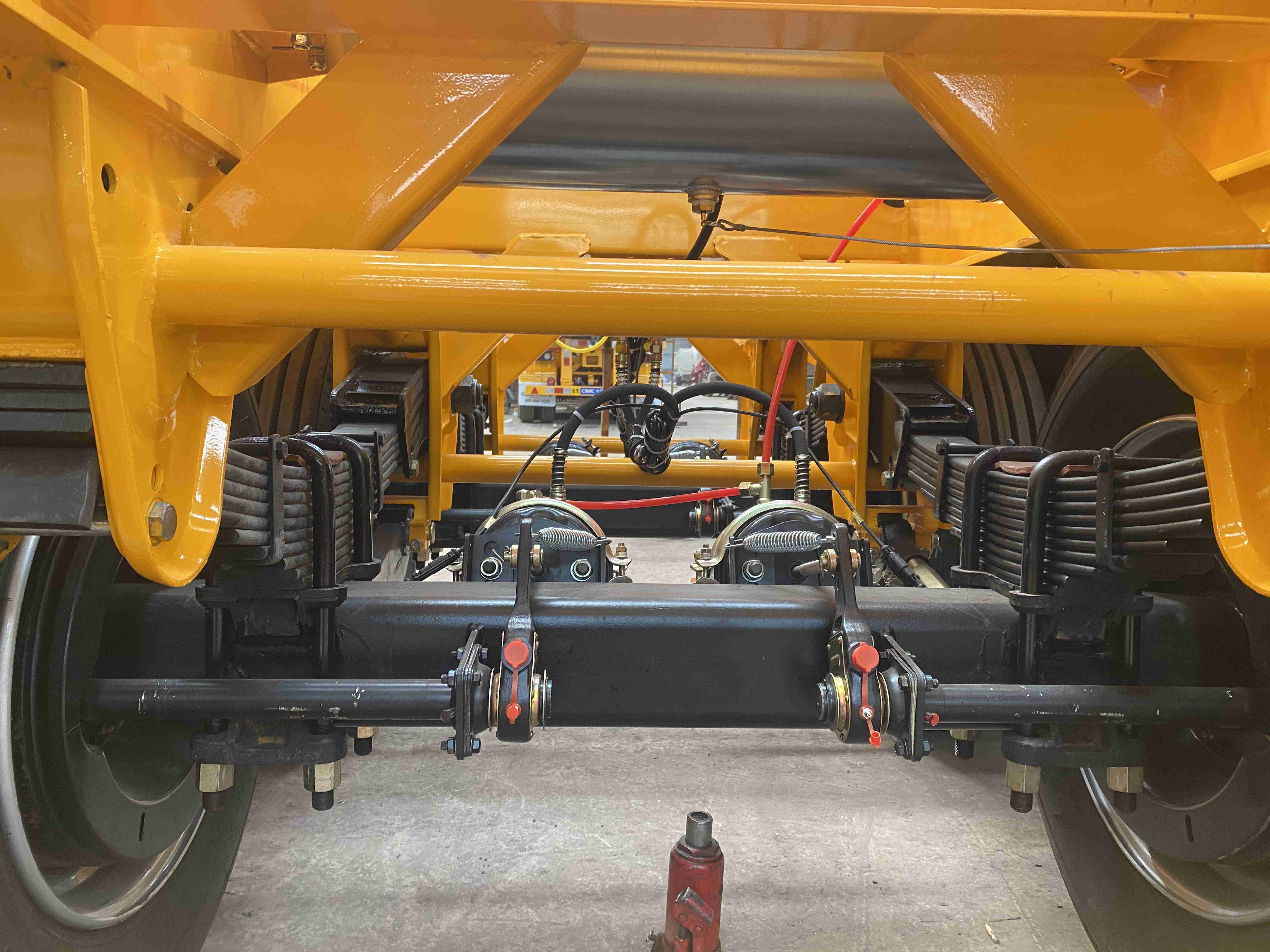 20001-25000 kg Max Payload CIMC Axle's 3-Axis Container Chassis Frames