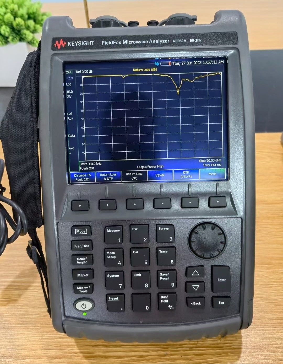 Portable Keysight Agilent N9952A FieldFox Handheld Microwave Analyzer, 50 GHz