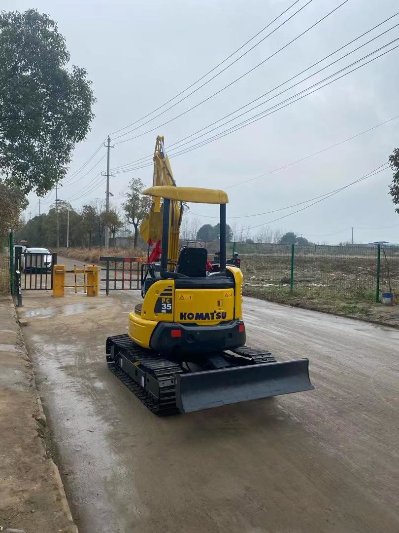 Secondhand Komatsu Excavator PC35 Used 3.5ton Small Type Mini Crawler Digger