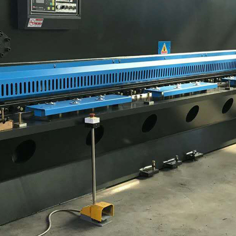 Electric Cutting Hydraulic Guillotine Shearing Machine CNC E21s 12*4000 18.5 Kw