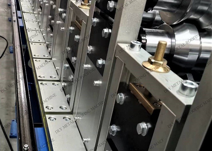 Hydraulic Cutting 0.3mm Double Layer Forming Machine Cr12 Roof Panel Roll Former