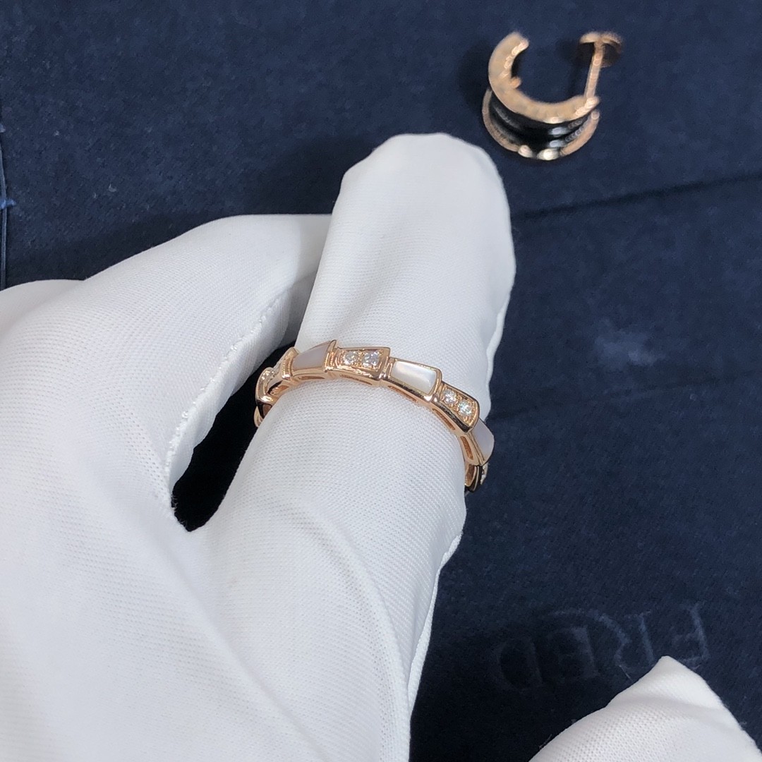 Elegant 18K Gold Diamonds Serpenti Viper Ring Diamond With White MOP Ring Yellow Gold White Gold
