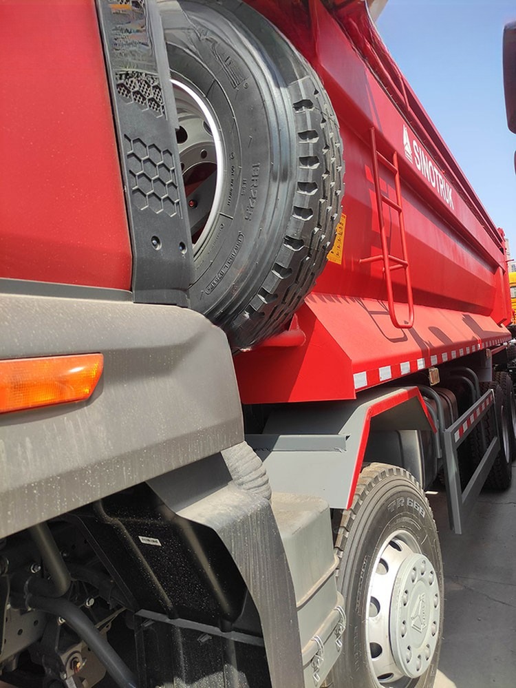 8x4 12 Wheeler 40 Ton Sinotruk Dump Truck , 12 Tyre Tipper Truck EUR 2 380hp