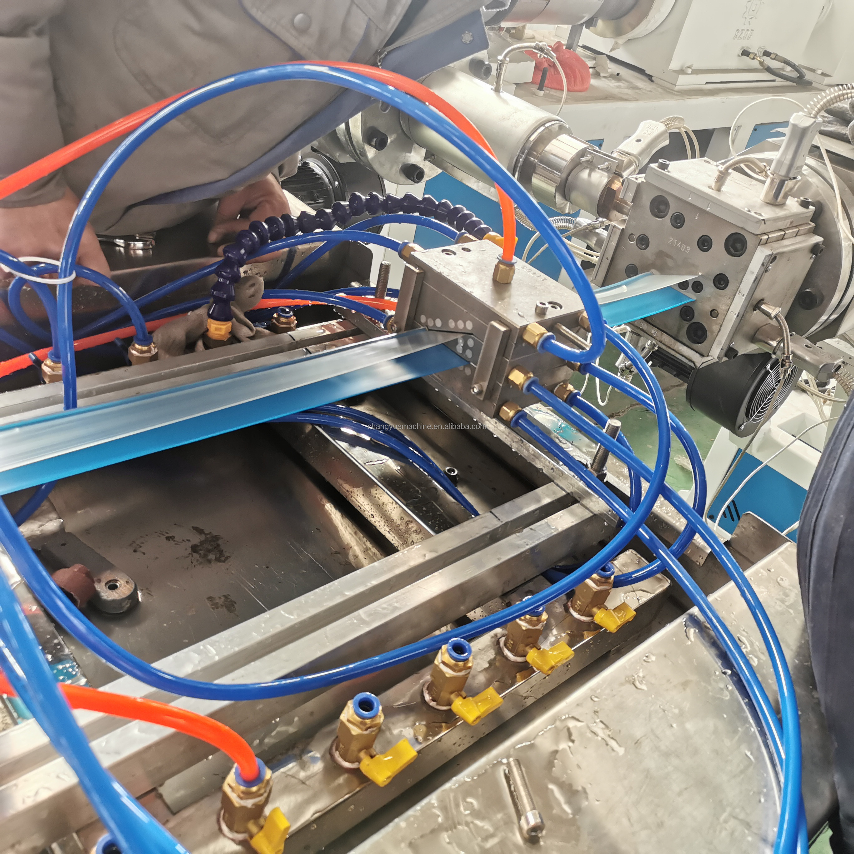 Automatic Temperature Controlling PVC Profile Extrusion Machine for PVC Label Holder Line