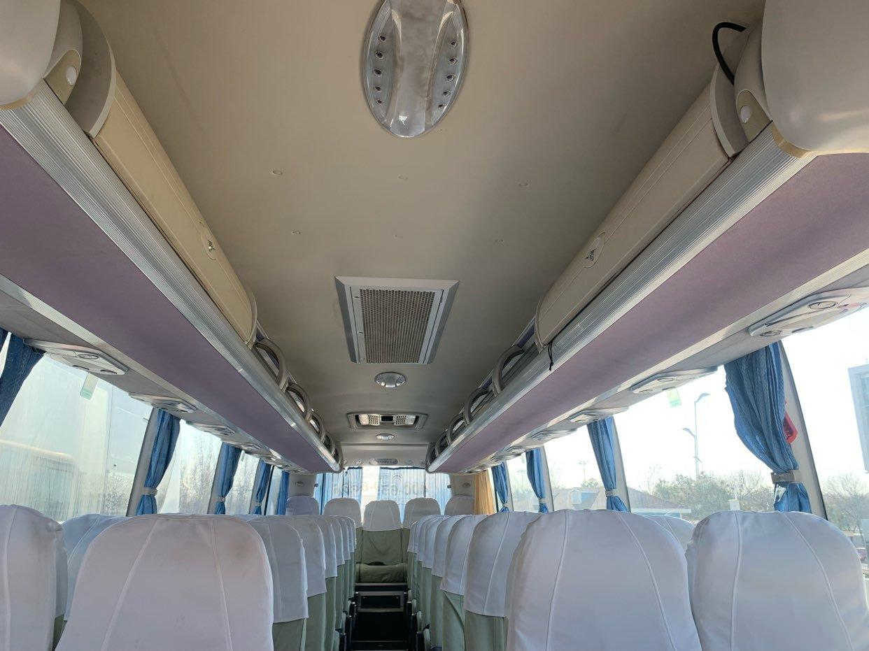 Luxury Long Distance Bus Yutong Zk6908 39 Seater Passenger Coach Bus RHD/LHD Air Bag Suspension