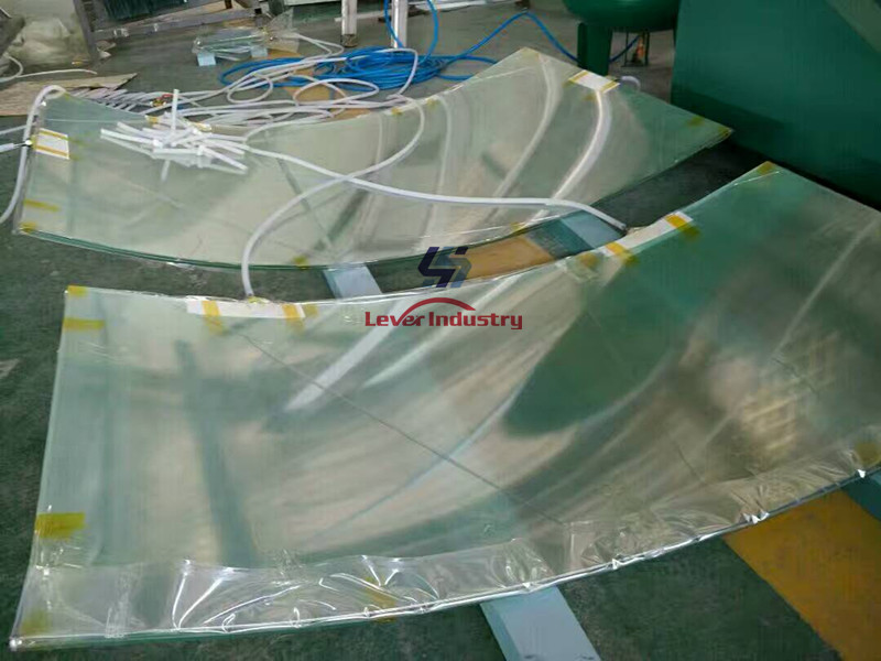 Vacuum polyester release film with high temperature for laminated glass