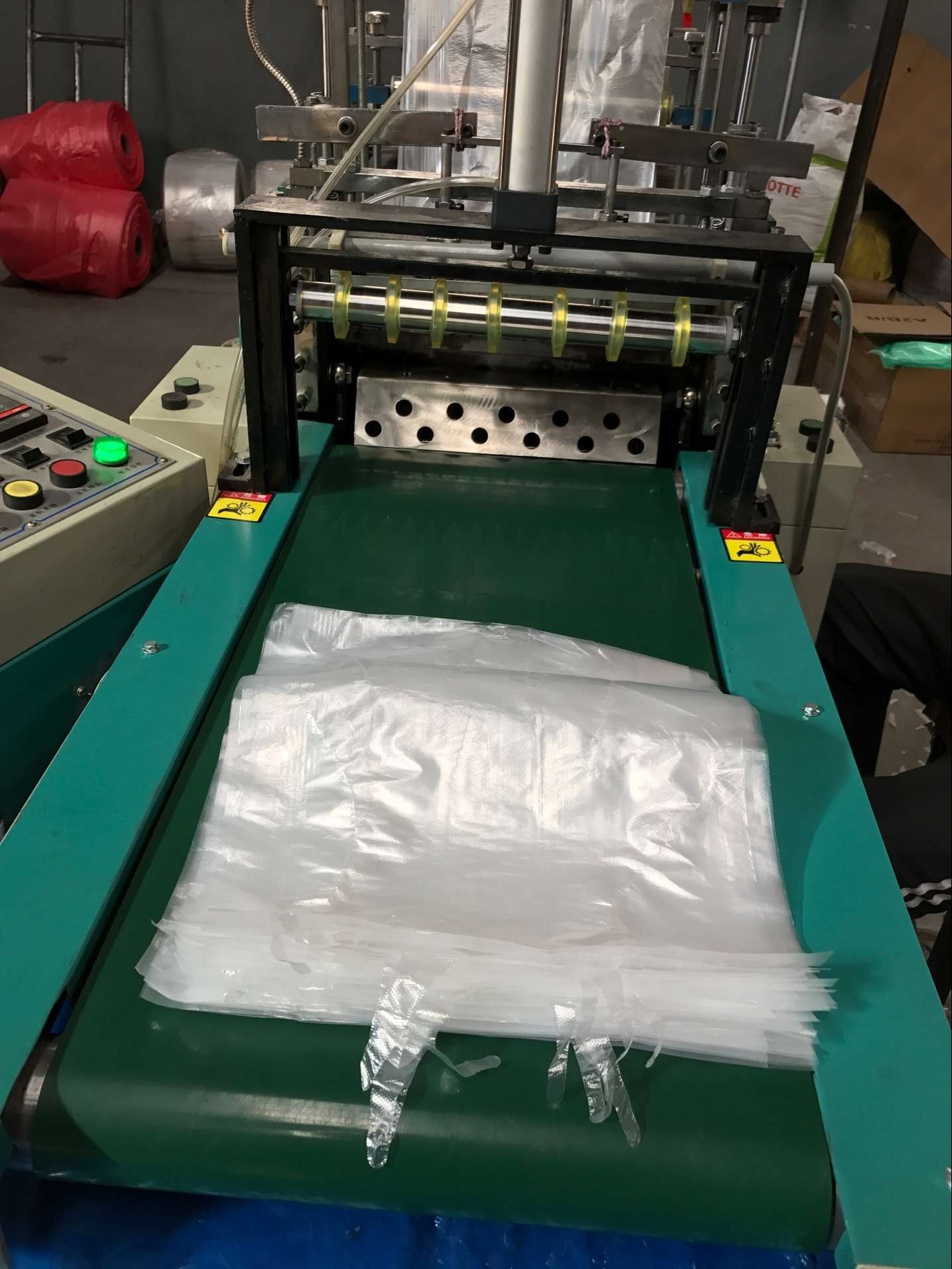 Embossed Disposable Plastic Gloves For Medical Checking / Food Handling
