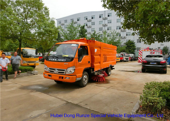 FORLAND Vacuum Broom Road Sweeper Truck / Small Mobile Street Sweeper