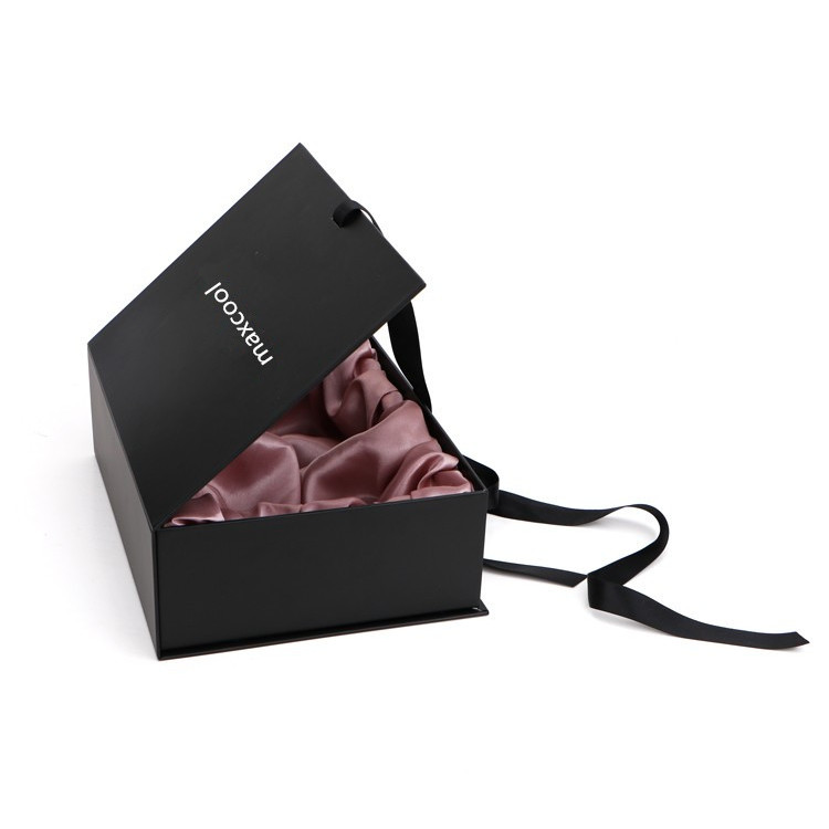 Romantic Decor Valentines Day Gift Box Artificial Rose Flower Gift Box