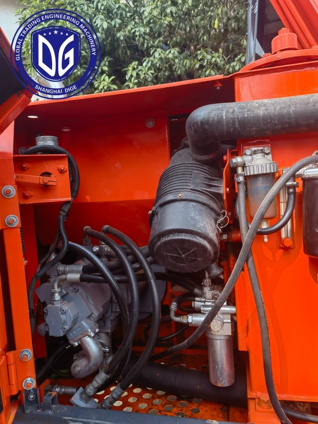 ZX70 Used Hitachi 7 Ton Excavator Powerful With Adaptive Power Modes