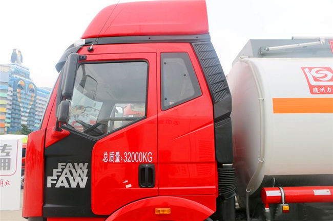 Large Capacity Tanker Truck 8x4 FAW Diesel Fuel Storage Tank Truck Euro III