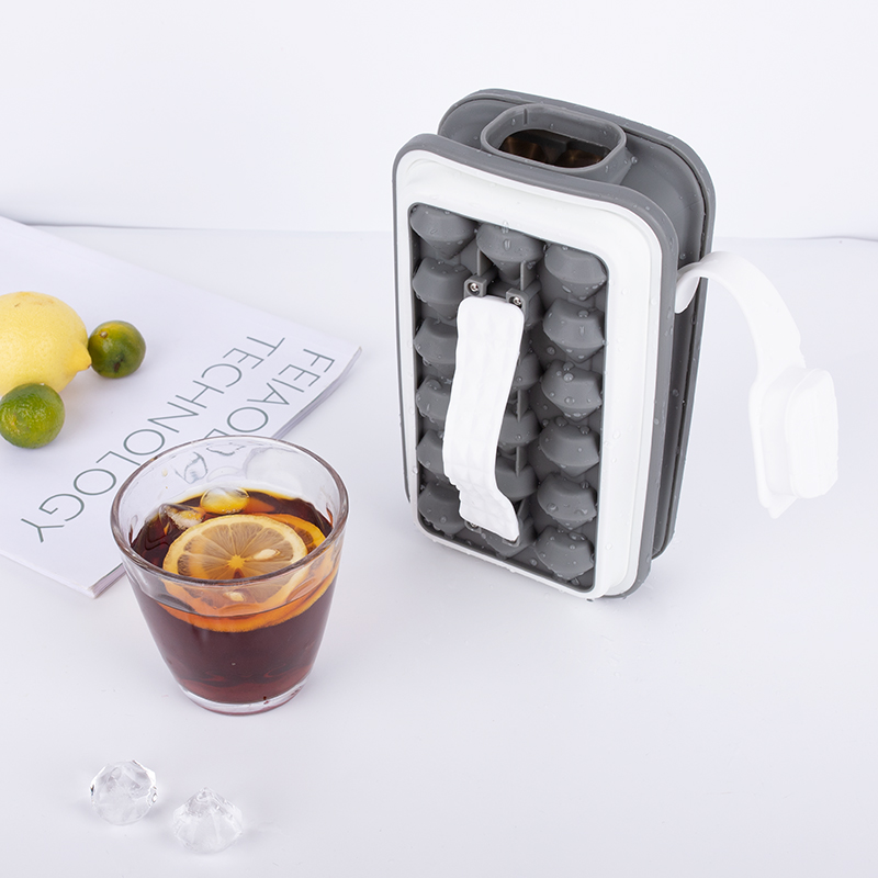 OEM Silicone Ice Mold Eco Friendly Freezing Reusable Portable Ice Ball Maker