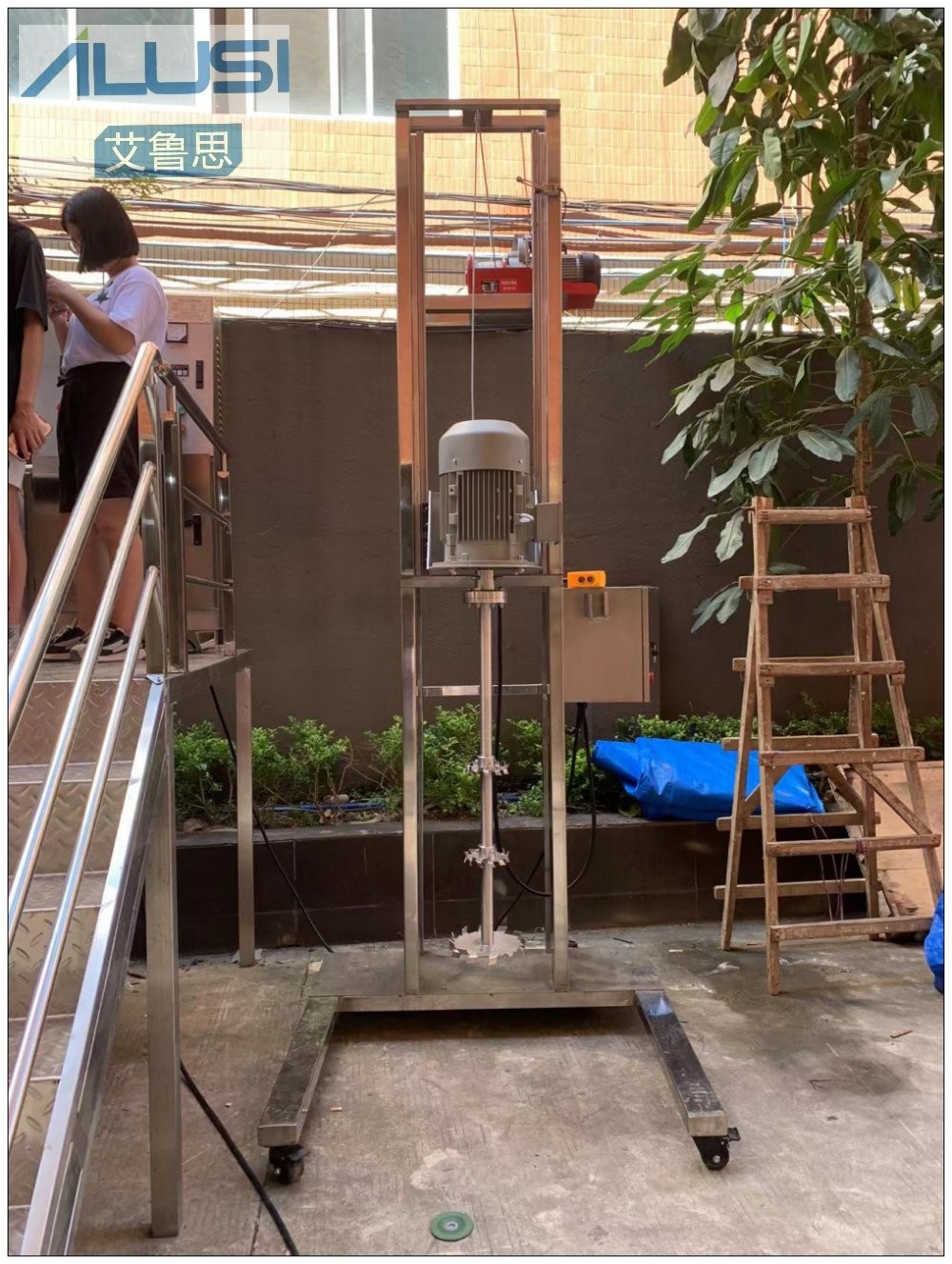 SUS304 Movable Pneumatic Lifting Homogenizer Mixer Viscosity Liquids Solid Powders Cream Mixing Dispersion Machine