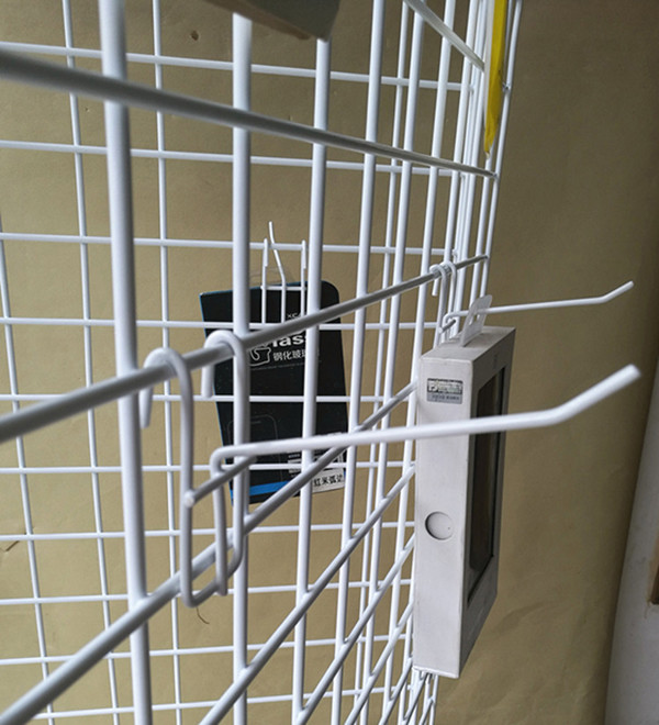 Three Sided L650mm H1828mm Sports Equipment Storage Rack With Casters