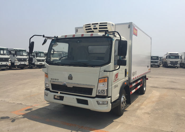 Euro 2 5 Ton Refrigerated Truck For Frozen Foods Transporting XL-300 -18 Degree