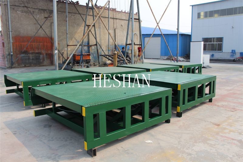 Mechanical Fixed Pit Dock Leveler Automatic Hydraulic Cylinder For Warehouse