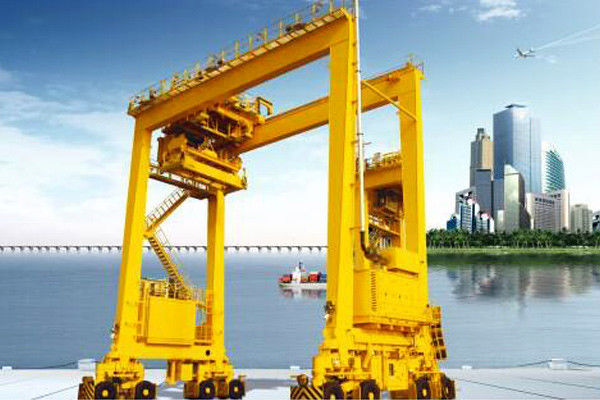 Rubber Tired Container Gantry Crane Double Girder Rail Mounted For Outdoor