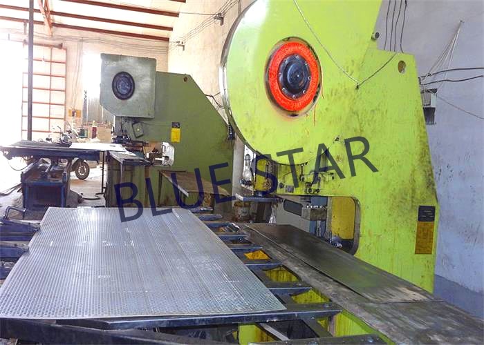 Aluminum Perforated Metal Sheet Round / Crocodile Jaw Hole 45° / 60° Puchend Hole Mesh
