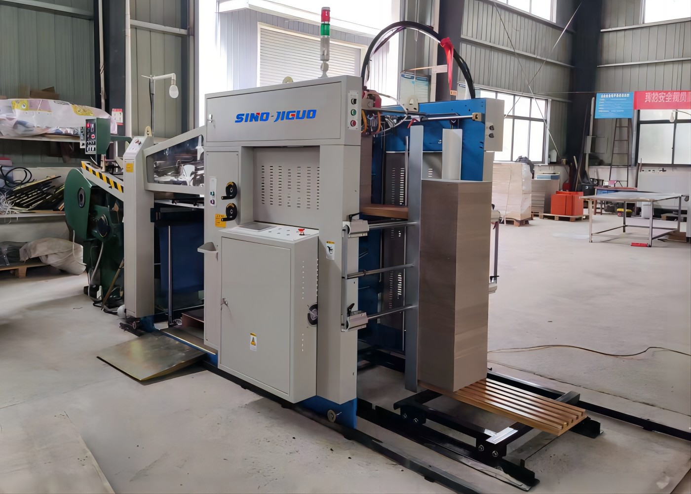 1300*920mm Automatic Die Cutting Machine 2000kg Paper Craft Die Cutting Machine