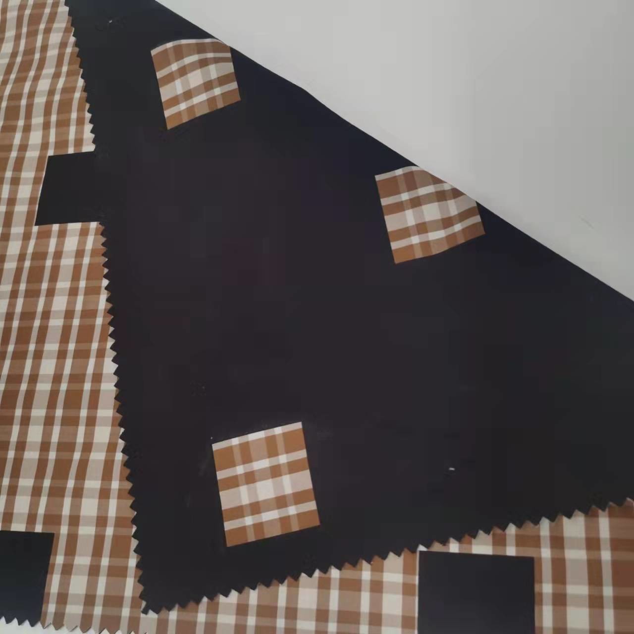 100% Polyester Winter Jacket Fabric In 2 Layers Bonding 50D*50D153gsm 160cm Water Proof Down Proof
