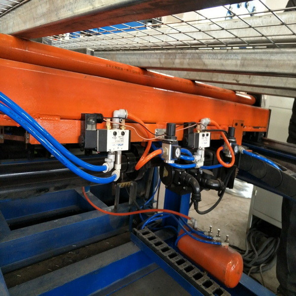 Galvanized Wire GI Wire Pneumatic Spot Welding Machine Synchronous Control