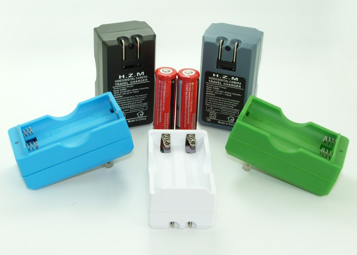 2 Bays 4.2 V Battery Charger Battery Lithium Charger AC100-240V Input Voltage