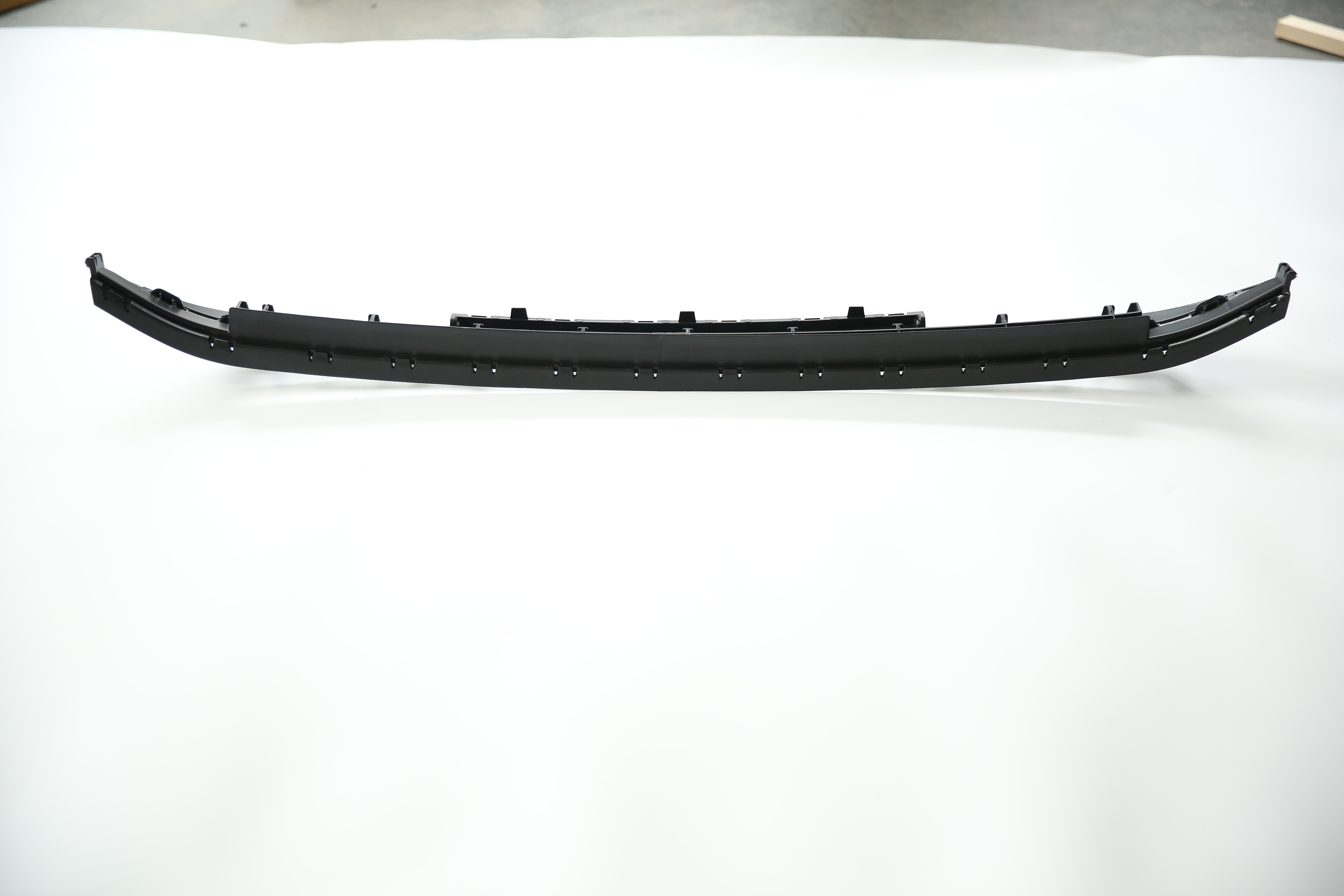 3GB 853 677 VW Passat 2019 2020 Front Bumper Grills For Cars Black With Strip