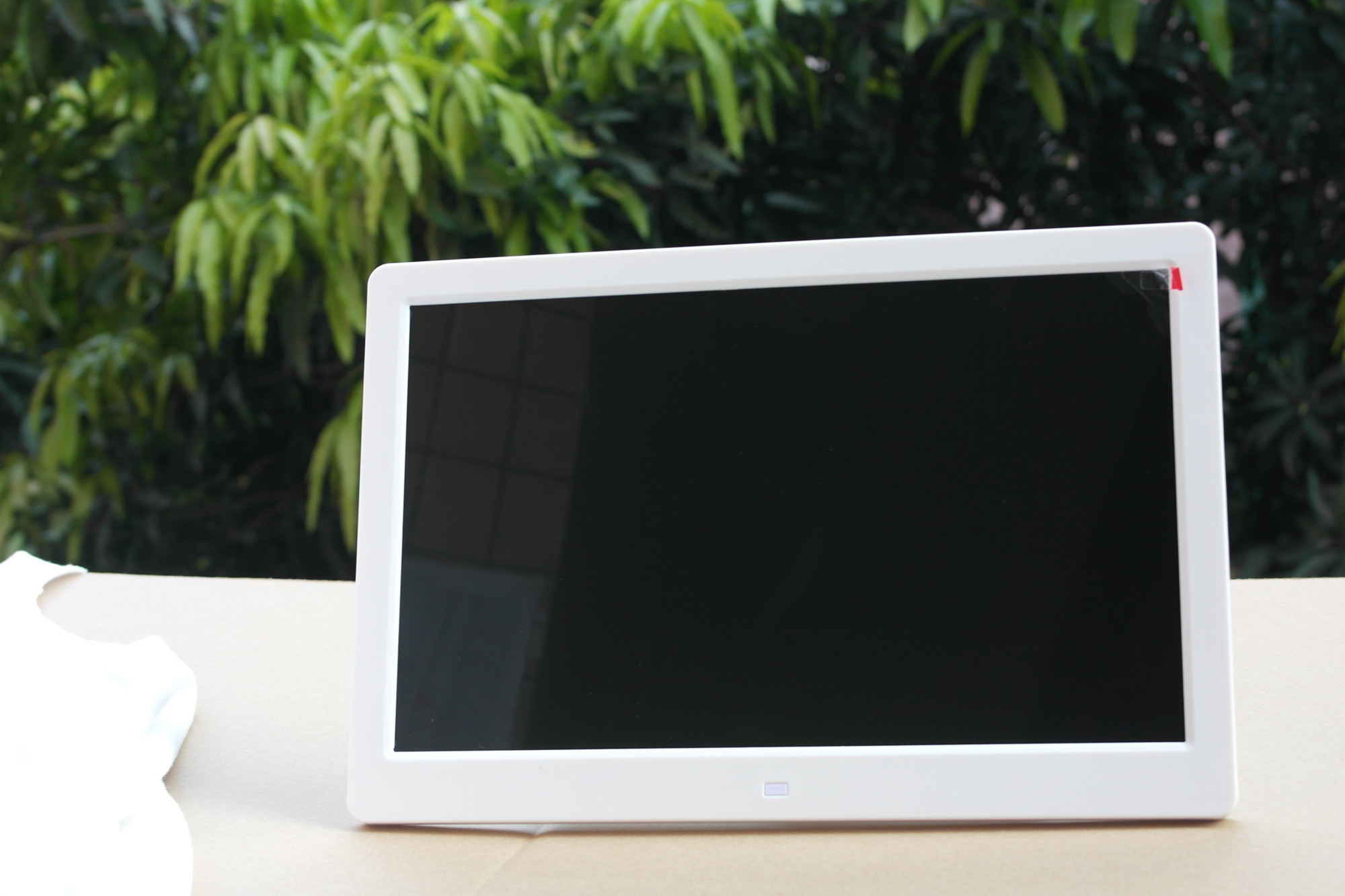 13” digital photo frame, remote control, 16:9 wide screen, super thin, photo,music, video, advertisement, gift