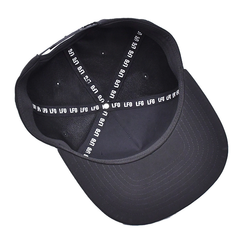 Curved Visor Embroidered Baseball Caps 6 Panel Custom Eyelets