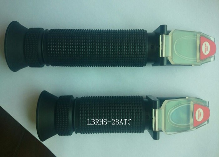 Optical Refractometer With Light Source