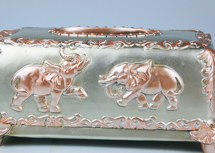 Custom Pattern Resin Decoration Crafts , 260*160*130mm Household Napkin Box