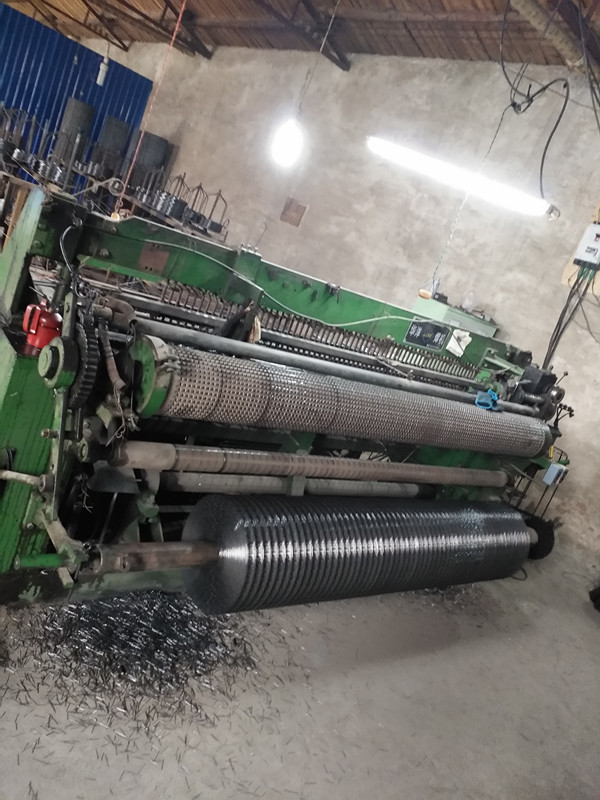 2017 Full Automatic Chicken Mesh Welded Wire Mesh Machine Factory