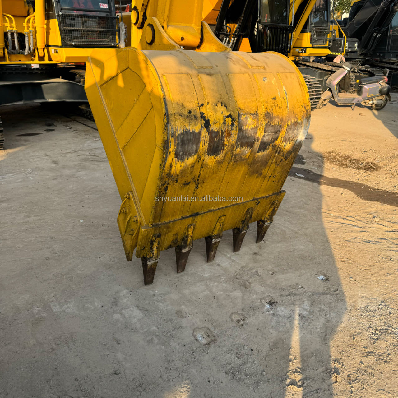 Second Hand Komatsu PC200 Excavator Original Hydraulic Pump and Cylinder for Crushing
