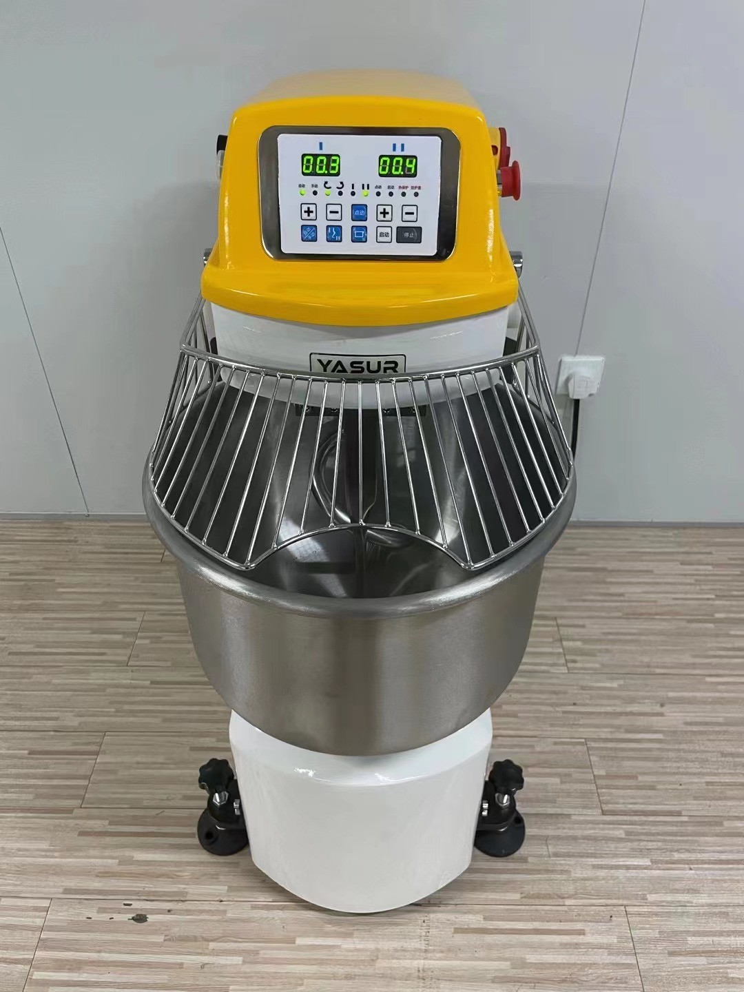 55 Pound Spiral Dough Mixer Dual Speed 2.2kw Digital Control For Bread Pastry And Pizza