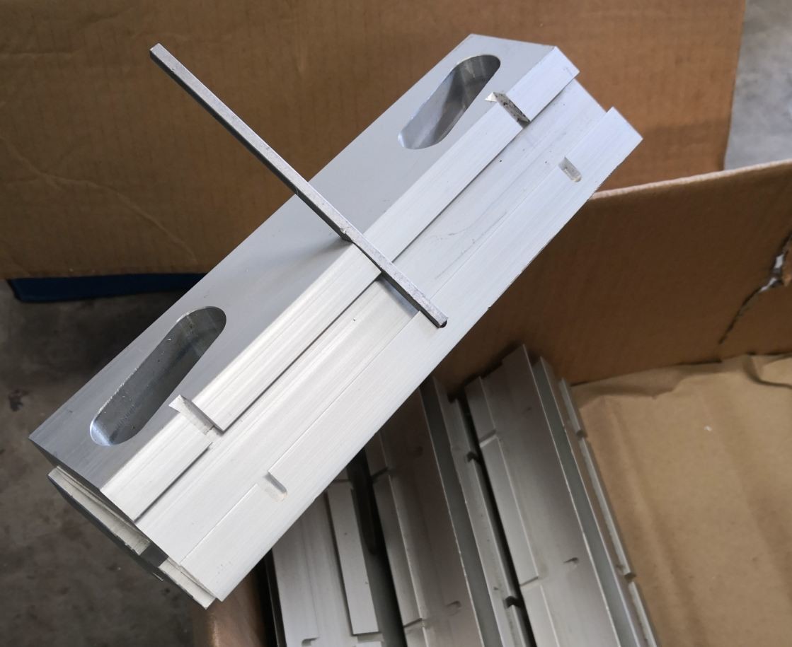Durable Industrial Aluminum Extrusion Profiles As Holder For Mining Machining