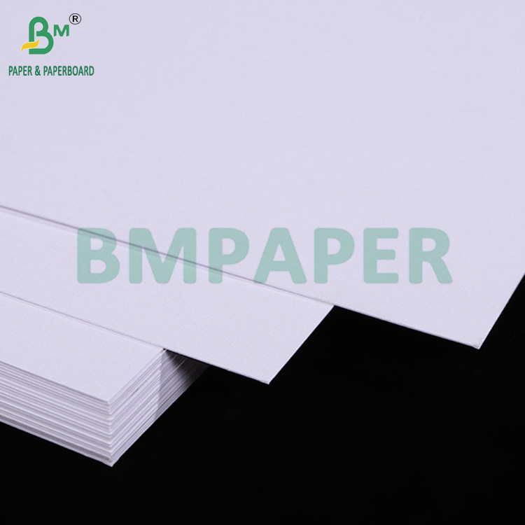 300gsm 350gsm White Uncoated Paperboard For Hangtag High Smoothness 70 x 100cm