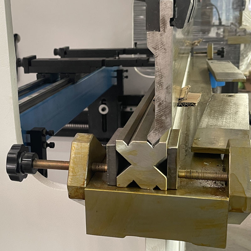 40T 1600MM Hydraulic Press Bending Machine By NC E21 System